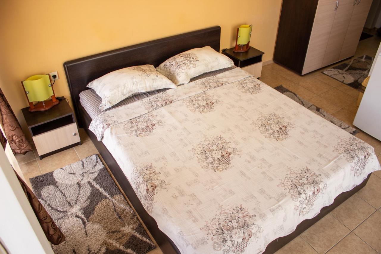 Central Couple Studio Pomorie Extérieur photo